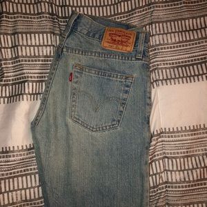 Levi Slim Straight Jeans
